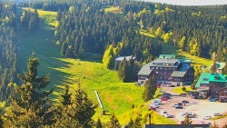 Panorama Jižní svahy, Hotel, Nástup