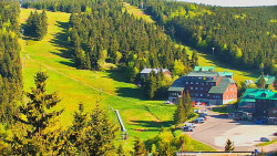 Panorama Jižní svahy, Hotel, Nástup