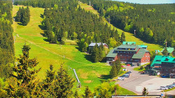 Panorama Jižní svahy, Hotel, Nástup 