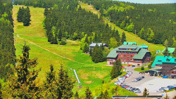 Panorama Jižní svahy, Hotel, Nástup 