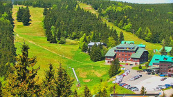 Panorama Jižní svahy, Hotel, Nástup 