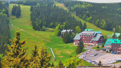 Panorama Jižní svahy, Hotel, Nástup 