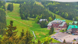 Panorama Jižní svahy, Hotel, Nástup 