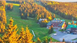 Panorama Jižní svahy, Hotel, Nástup