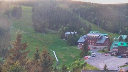 Panorama Jižní svahy, Hotel, Nástup