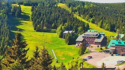 Panorama Jižní svahy, Hotel, Nástup
