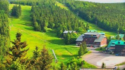 Panorama Jižní svahy, Hotel, Nástup 