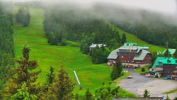 Panorama Jižní svahy, Hotel, Nástup 