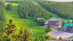 Panorama Jižní svahy, Hotel, Nástup