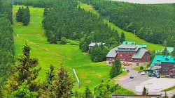 Panorama Jižní svahy, Hotel, Nástup 