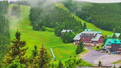Panorama Jižní svahy, Hotel, Nástup