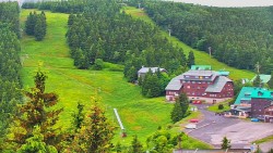 Panorama Jižní svahy, Hotel, Nástup 
