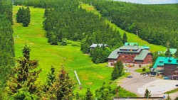Panorama Jižní svahy, Hotel, Nástup