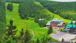 Panorama Jižní svahy, Hotel, Nástup 