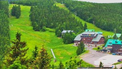 Panorama Jižní svahy, Hotel, Nástup