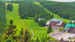 Panorama Jižní svahy, Hotel, Nástup 