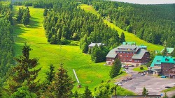 Panorama Jižní svahy, Hotel, Nástup 