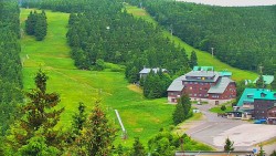 Panorama Jižní svahy, Hotel, Nástup