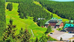 Panorama Jižní svahy, Hotel, Nástup "Žlutá"