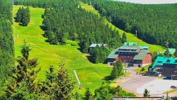 Panorama Jižní svahy, Hotel, Nástup "Žlutá"