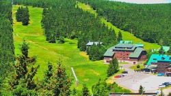 Panorama Jižní svahy, Hotel, Nástup "Žlutá"