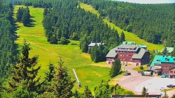 Panorama Jižní svahy, Hotel, Nástup "Žlutá"