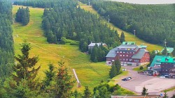 Panorama Jižní svahy, Hotel, Nástup "Žlutá"