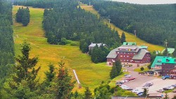 Panorama Jižní svahy, Hotel, Nástup "Žlutá"