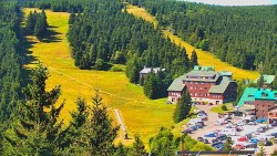 Panorama Jižní svahy, Hotel, Nástup "Žlutá"