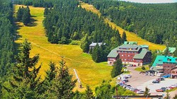 Panorama Jižní svahy, Hotel, Nástup "Žlutá"