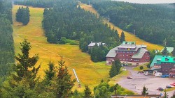 Panorama Jižní svahy, Hotel, Nástup "Žlutá"