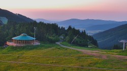 Restauracja „Deštník” – dojście żółtą trasą narciarską