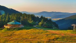 Restaurace "deštník" - dojezd žlutá sjezdovka