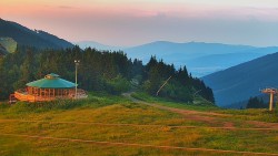 Restaurace "deštník" - dojezd žlutá sjezdovka
