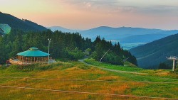 Restaurace "deštník" - dojezd žlutá sjezdovka