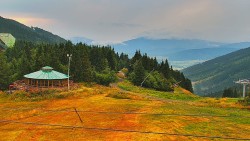 Restaurace "deštník" - dojezd žlutá sjezdovka