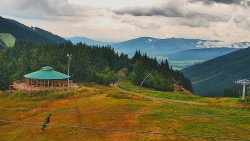 Restaurace "deštník" - dojezd žlutá sjezdovka