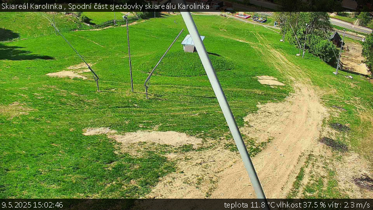 Skiareál Karolinka - Spodní část sjezdovky skiareálu Karolinka - 9.5.2025 v 15:02 Skiareál Karolinka - Spodní část sjezdovky skiareálu Karolinka - 9.5.2025 v 15:02