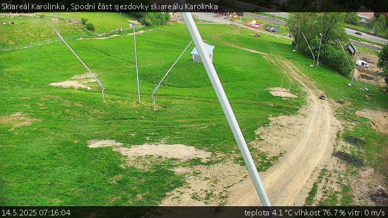 Skiareál Karolinka - Spodní část sjezdovky skiareálu Karolinka - 14.5.2025 v 07:16 Skiareál Karolinka - Spodní část sjezdovky skiareálu Karolinka - 14.5.2025 v 07:16