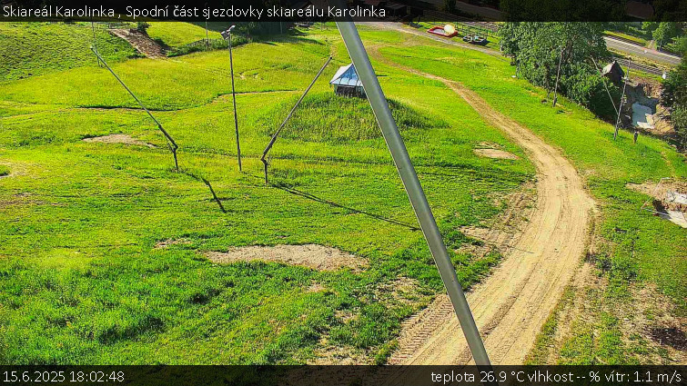 Skiareál Karolinka - Spodní část sjezdovky skiareálu Karolinka - 15.6.2025 v 18:02 Skiareál Karolinka - Spodní část sjezdovky skiareálu Karolinka - 15.6.2025 v 18:02