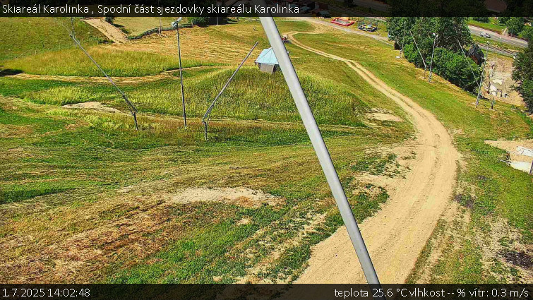 Skiareál Karolinka - Spodní část sjezdovky skiareálu Karolinka - 1.7.2025 v 14:02 Skiareál Karolinka - Spodní část sjezdovky skiareálu Karolinka - 1.7.2025 v 14:02