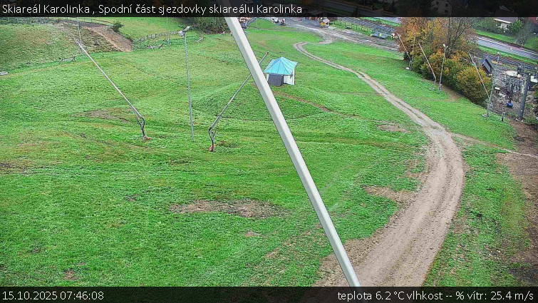 Skiareál Karolinka - Spodní část sjezdovky skiareálu Karolinka - 15.10.2025 v 07:46 Skiareál Karolinka - Spodní část sjezdovky skiareálu Karolinka - 15.10.2025 v 07:46