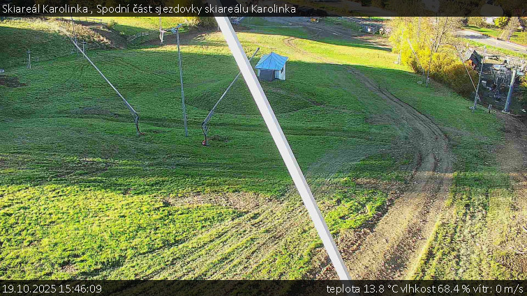 Skiareál Karolinka - Spodní část sjezdovky skiareálu Karolinka - 19.10.2025 v 15:46 Skiareál Karolinka - Spodní část sjezdovky skiareálu Karolinka - 19.10.2025 v 15:46