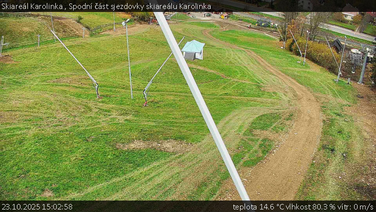 Skiareál Karolinka - Spodní část sjezdovky skiareálu Karolinka - 23.10.2025 v 15:02 Skiareál Karolinka - Spodní část sjezdovky skiareálu Karolinka - 23.10.2025 v 15:02