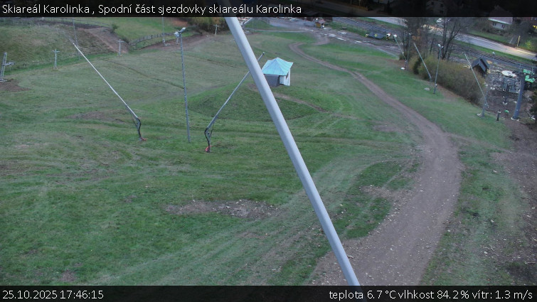 Skiareál Karolinka  - Spodní část sjezdovky skiareálu Karolinka - 25.10.2025 v 17:46 Skiareál Karolinka  - Spodní část sjezdovky skiareálu Karolinka - 25.10.2025 v 17:46