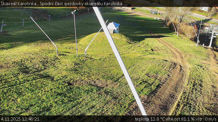 Skiareál Karolinka  - Spodní část sjezdovky skiareálu Karolinka - 4.11.2025 v 12:46