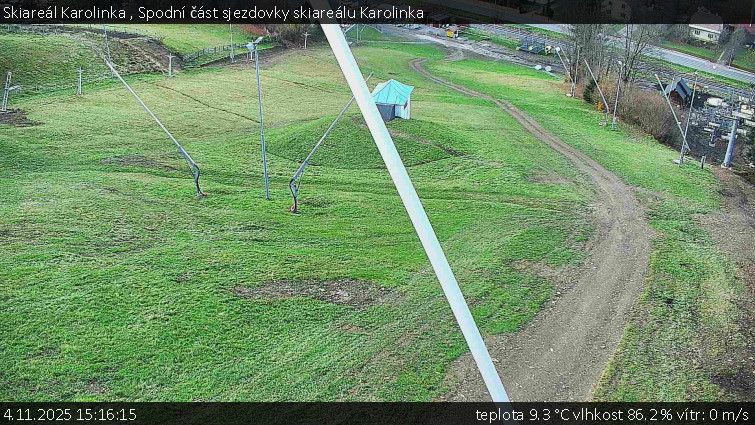 Skiareál Karolinka  - Spodní část sjezdovky skiareálu Karolinka - 4.11.2025 v 15:16