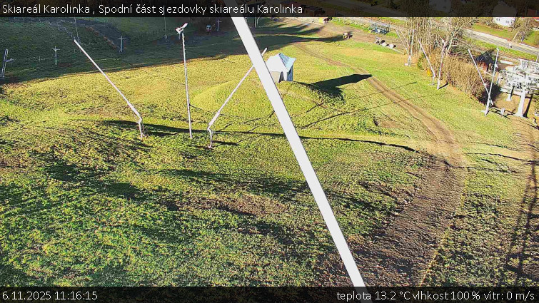 Skiareál Karolinka  - Spodní část sjezdovky skiareálu Karolinka - 6.11.2025 v 11:16