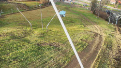 Spodní část sjezdovky skiareálu Karolinka