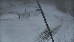 Spodní část sjezdovky skiareálu Karolinka